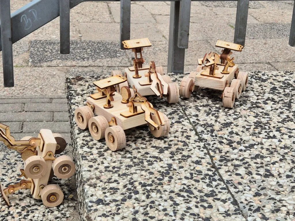 W pracowni stolarskiej W pracowni stolarskiej