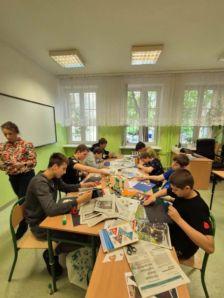 Zajęcia plastyczne – kolaż Zajęcia plastyczne – kolaż