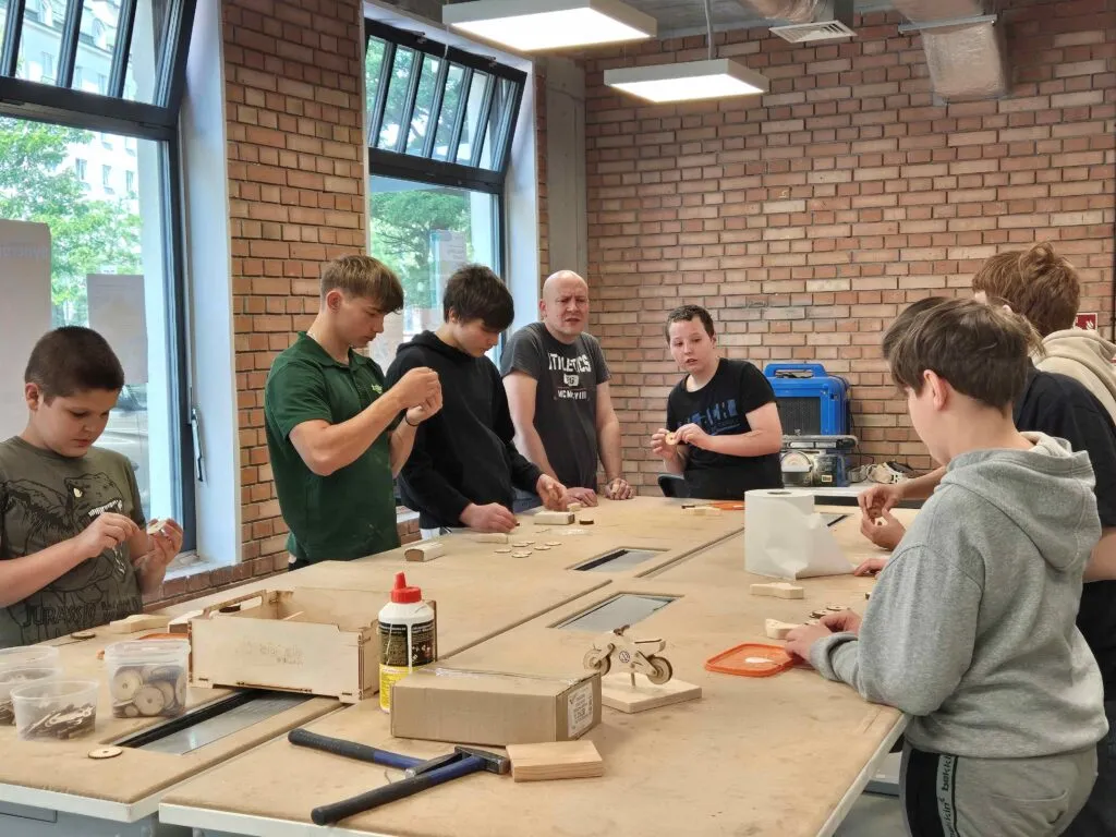 Zajęcia stolarskie w FabLab Zajęcia stolarskie w FabLab