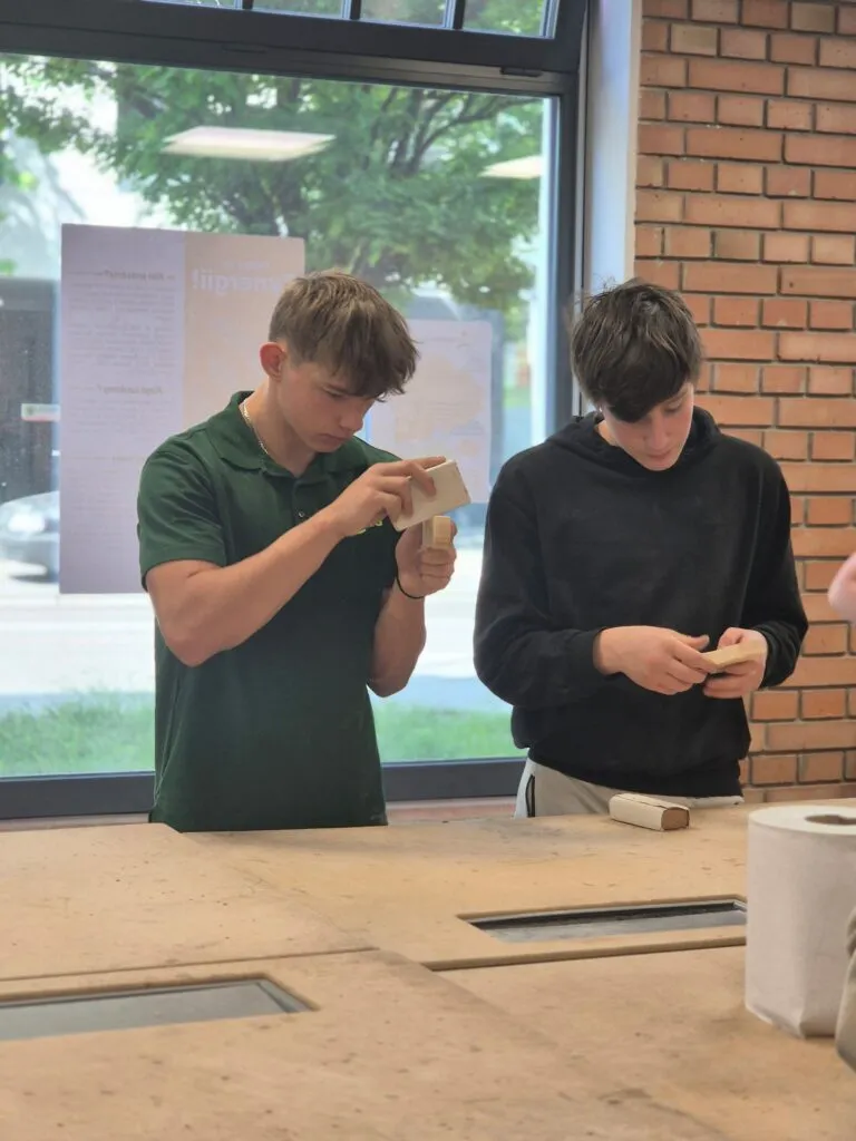 Zajęcia stolarskie w FabLab
