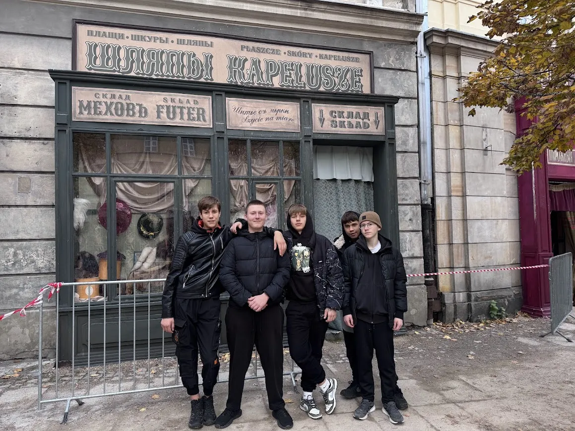 Wychowankowie na planie filmowym