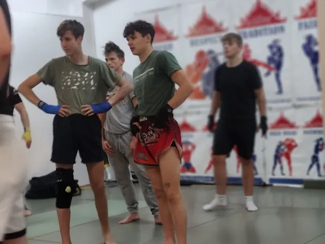 Słuchanie jak ma byc wykonane ćwiczenie