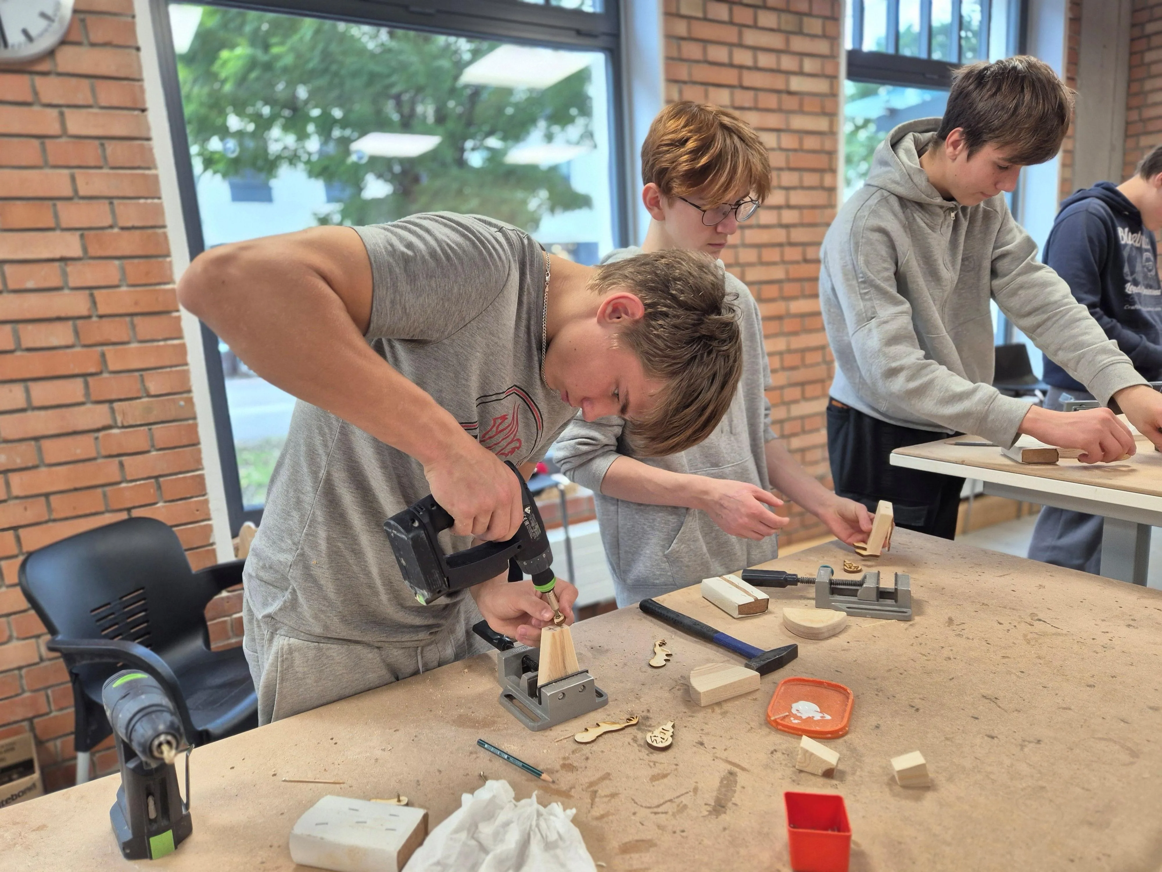 Korzystanie z narzędzi akumulatorowych