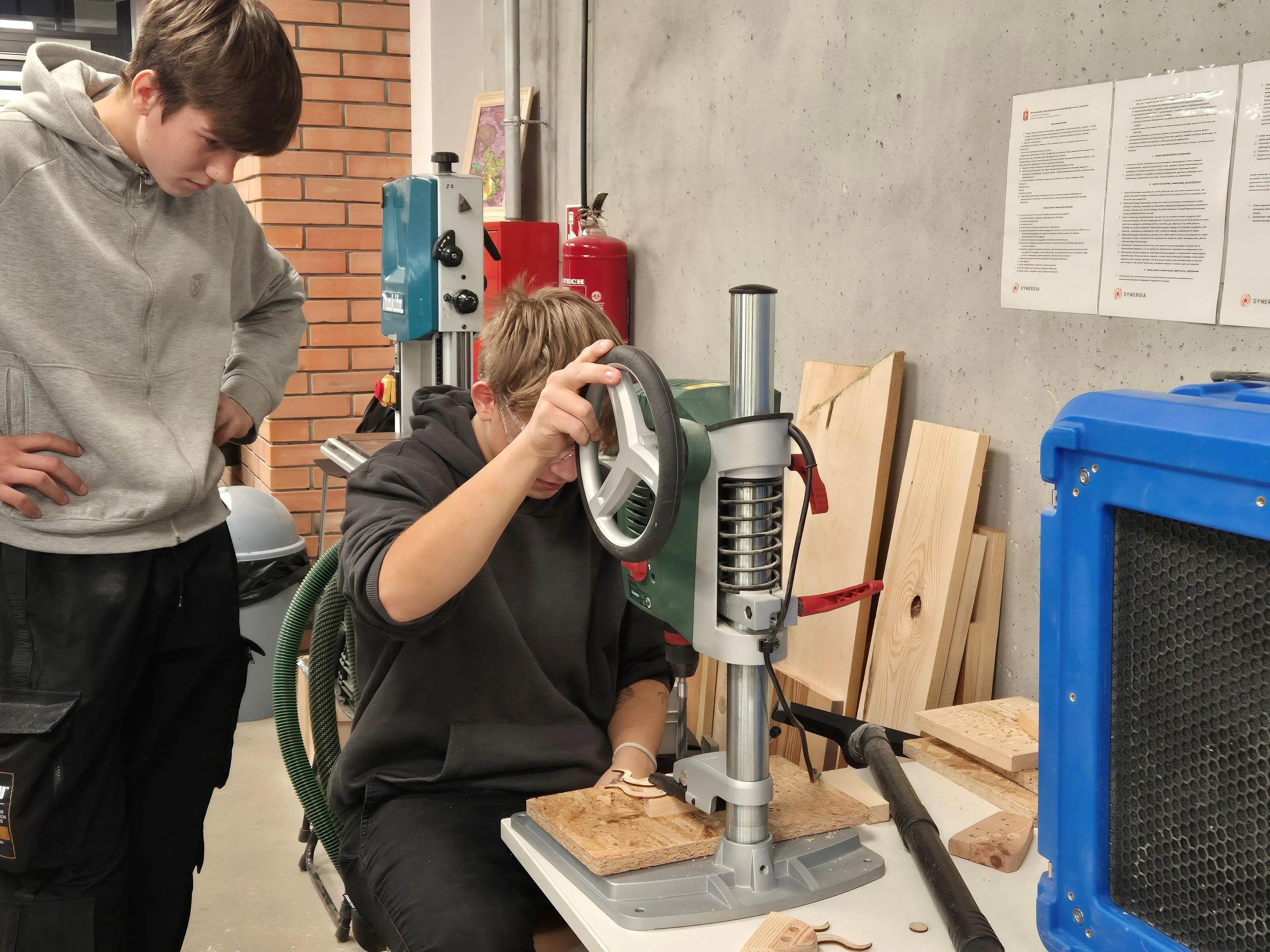 Korzystanie z wiertarki